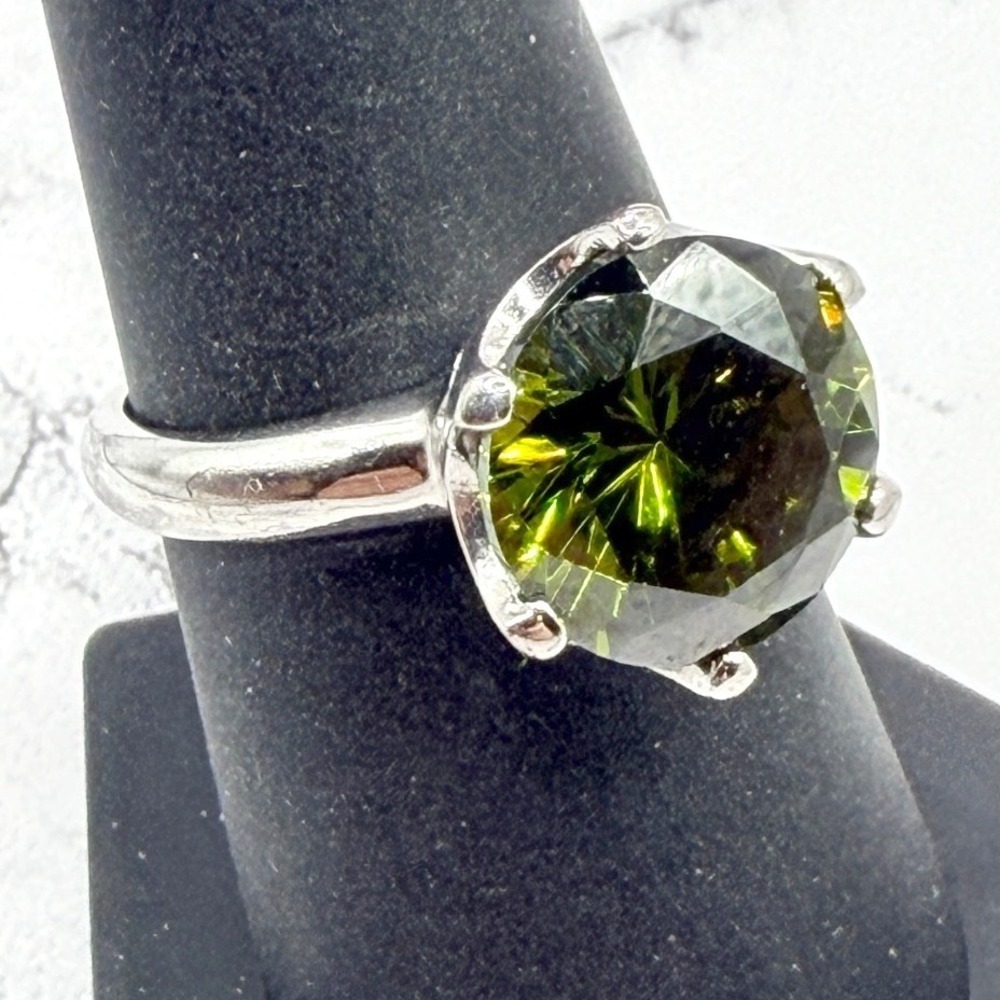 Green Glass Stone CZ Halo Ring Size 8 Celestial Stars Watch VIDEO